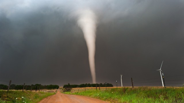 1681094-poster-1280-avetec-tornado