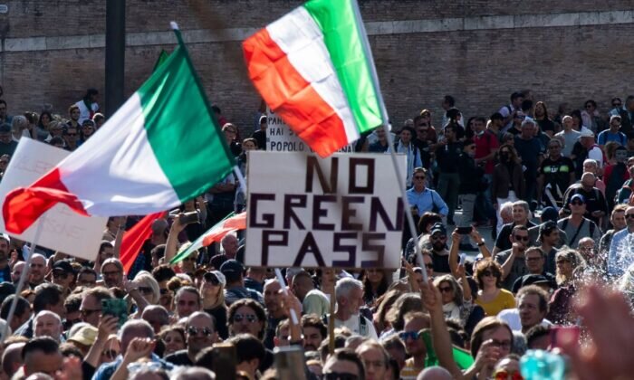 nogreenpass in italy.jpg